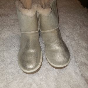 Metallic gold Uggs/US11